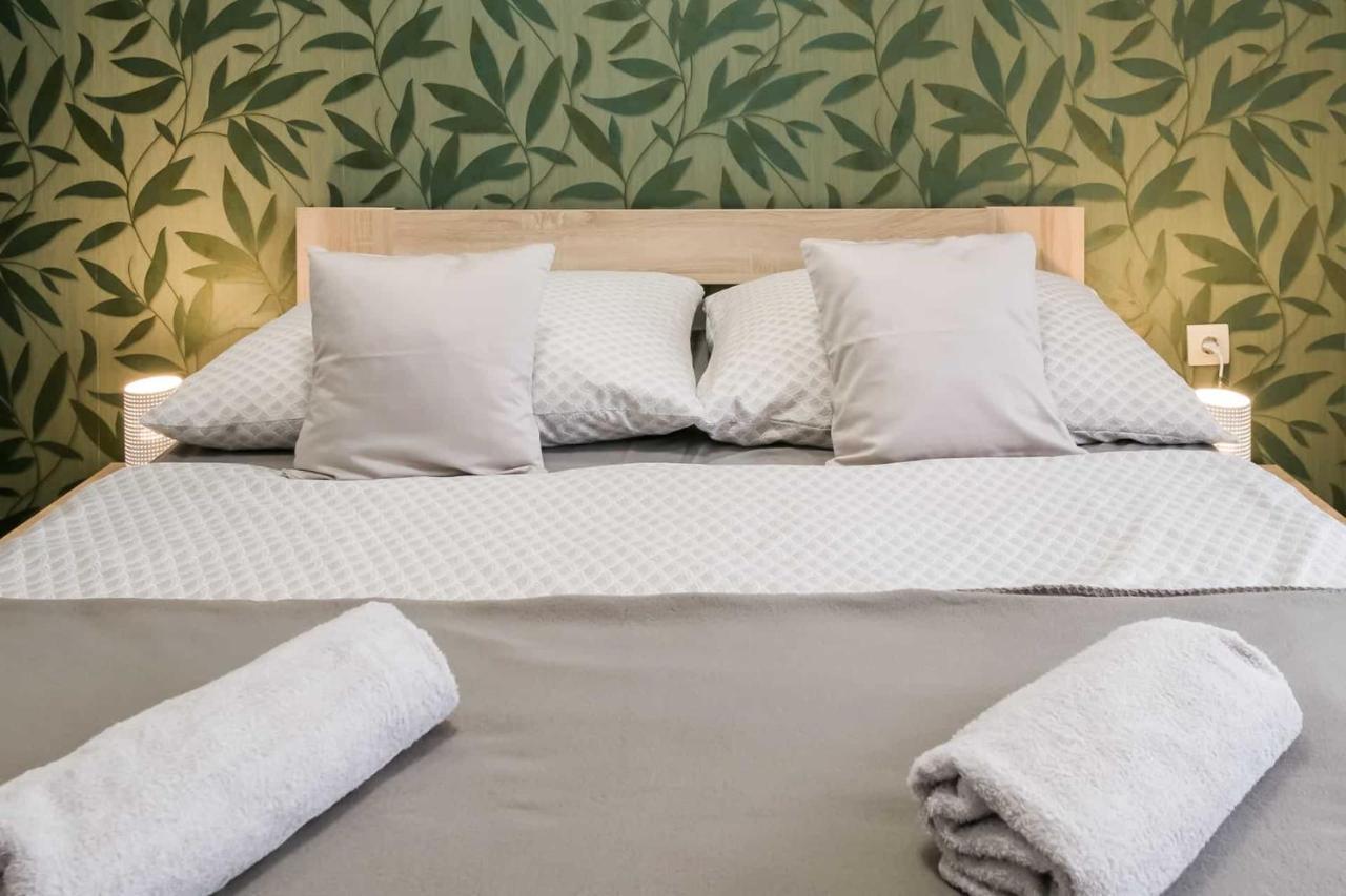 Devai-Lux Apartman Sárvár Buitenkant foto
