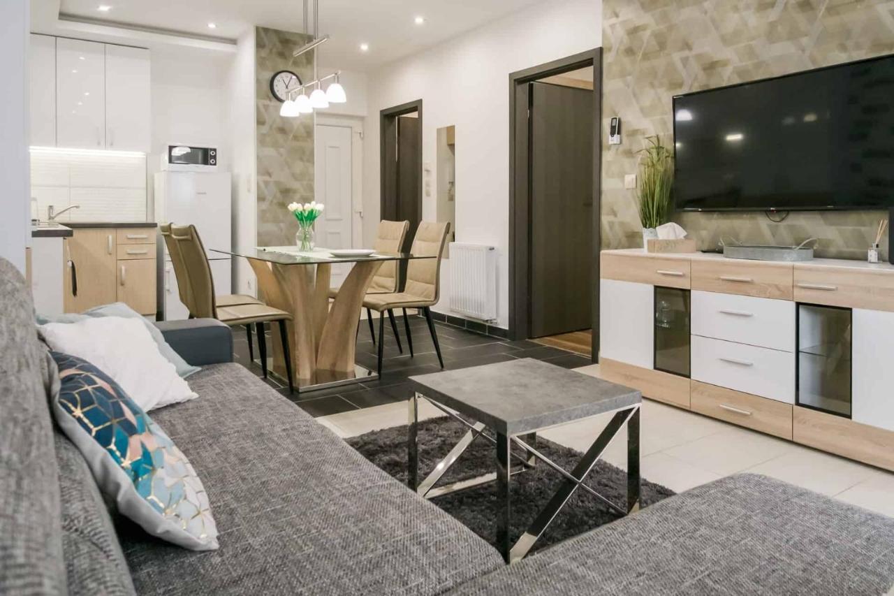 Devai-Lux Apartman Sárvár Buitenkant foto