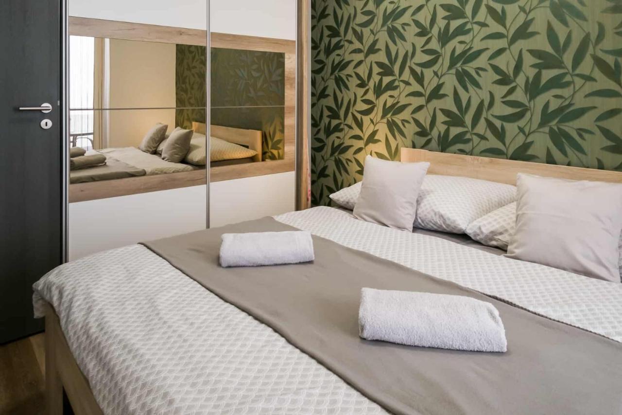 Devai-Lux Apartman Sárvár Buitenkant foto
