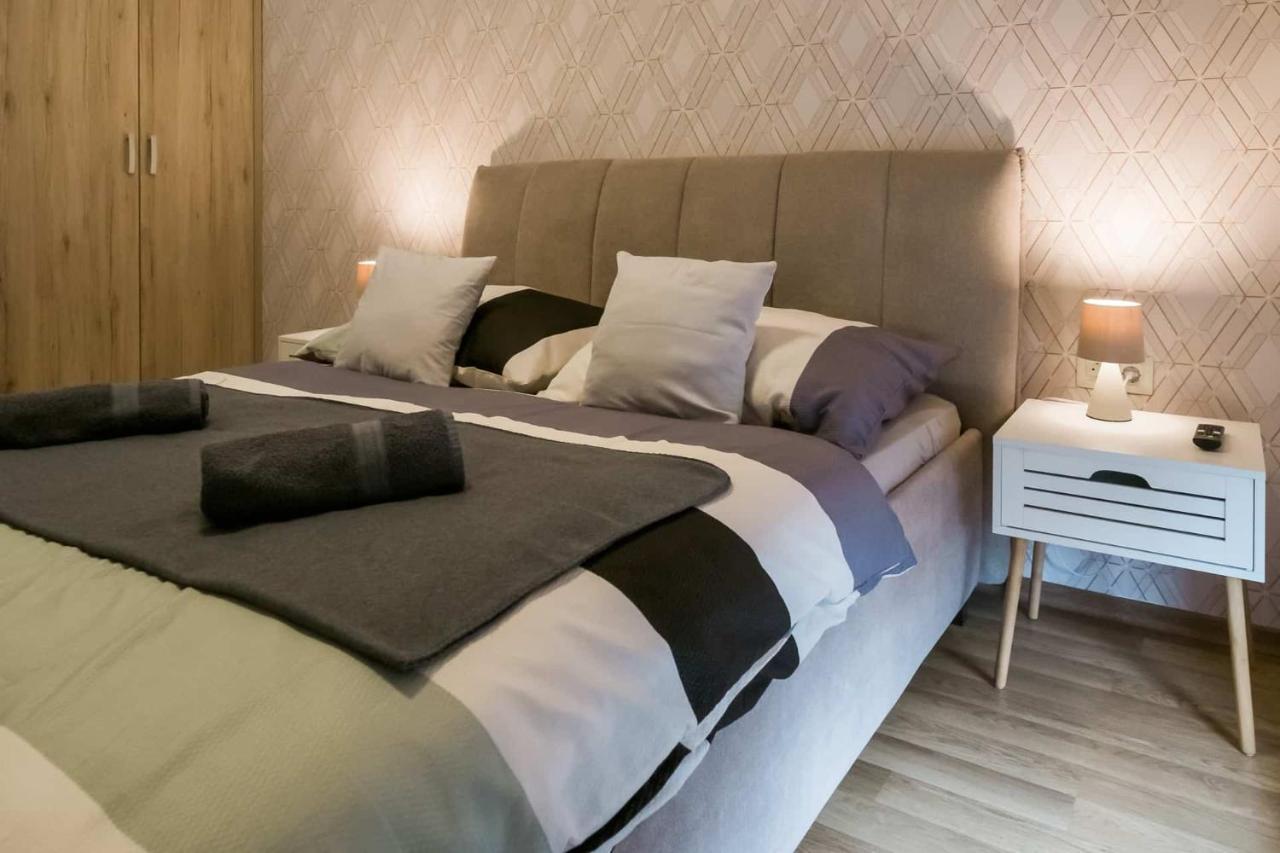 Devai-Lux Apartman Sárvár Buitenkant foto