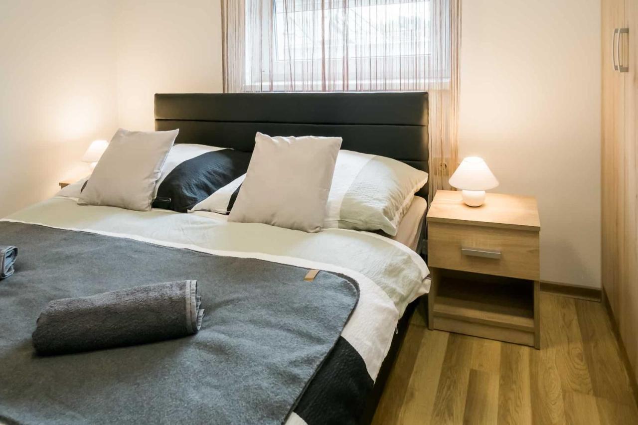 Devai-Lux Apartman Sárvár Buitenkant foto
