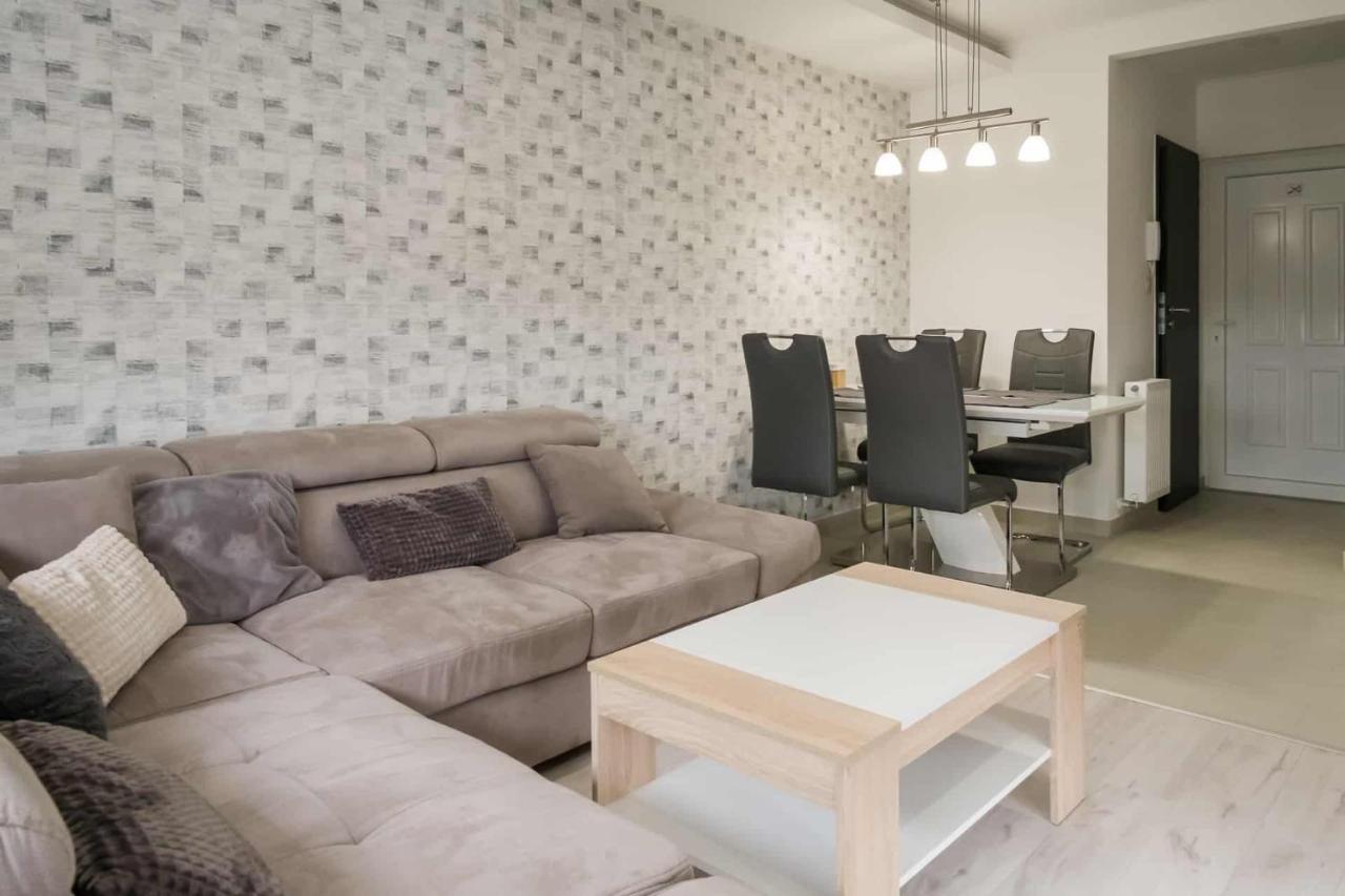 Devai-Lux Apartman Sárvár Buitenkant foto