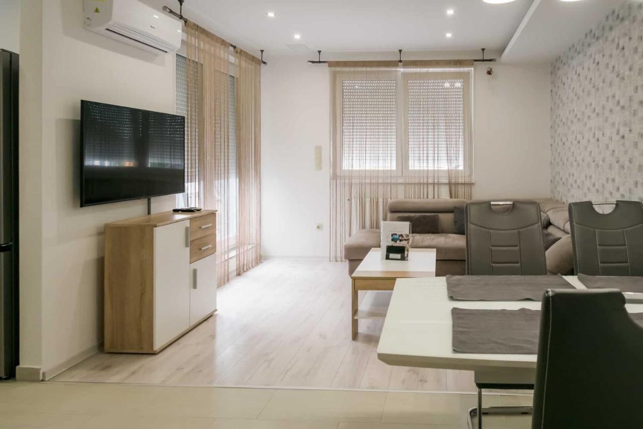 Devai-Lux Apartman Sárvár Buitenkant foto