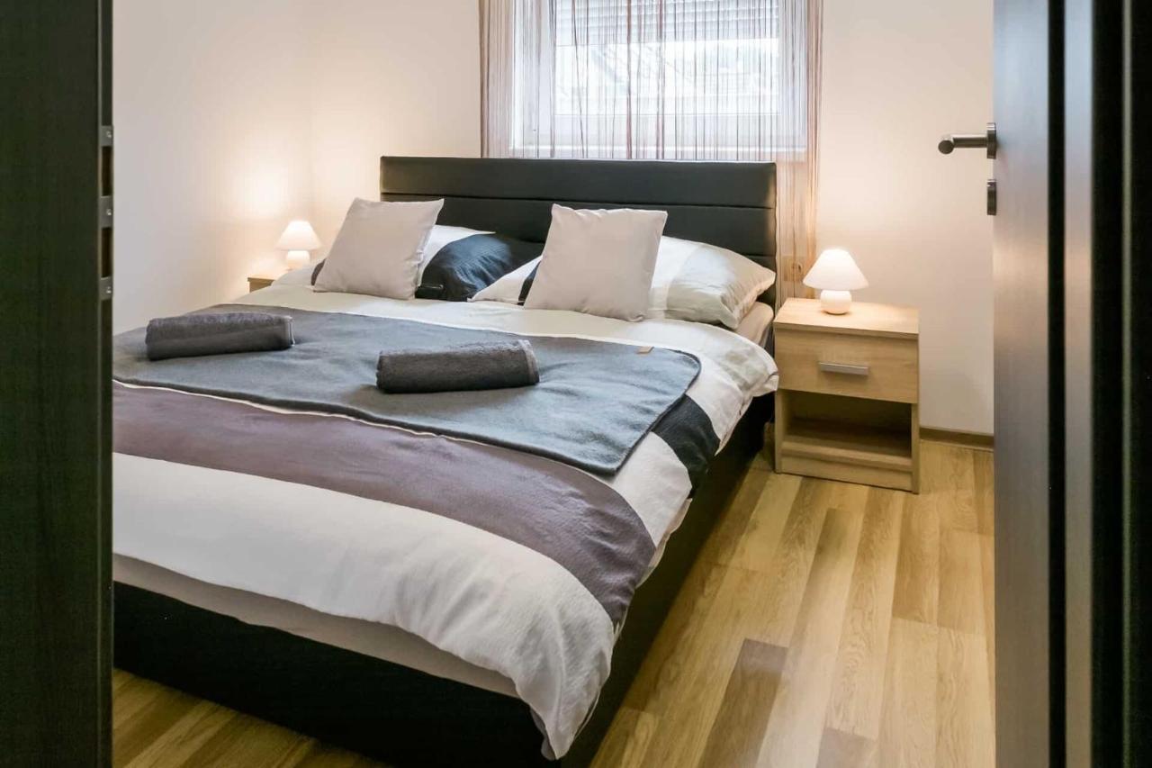 Devai-Lux Apartman Sárvár Buitenkant foto